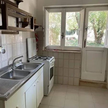 Holiday home Tessi Cisternino